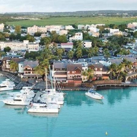 Sunset Boulevard, Grand Bay Buitenkant foto